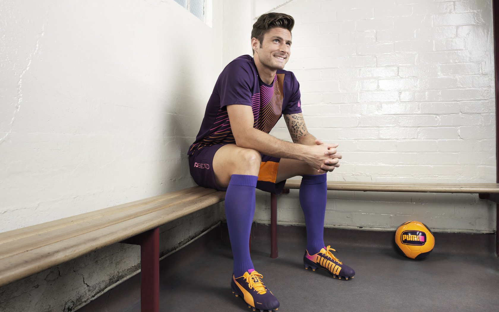 “球迷盛宴:中超主场观众席严阵以待”,中超现场观众人数统计